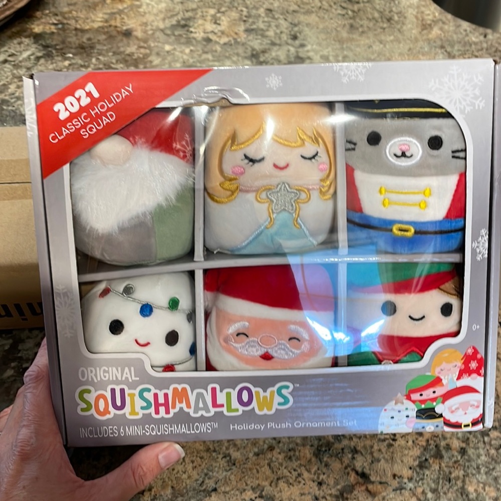 2021 classic holiday Squishmallow squad